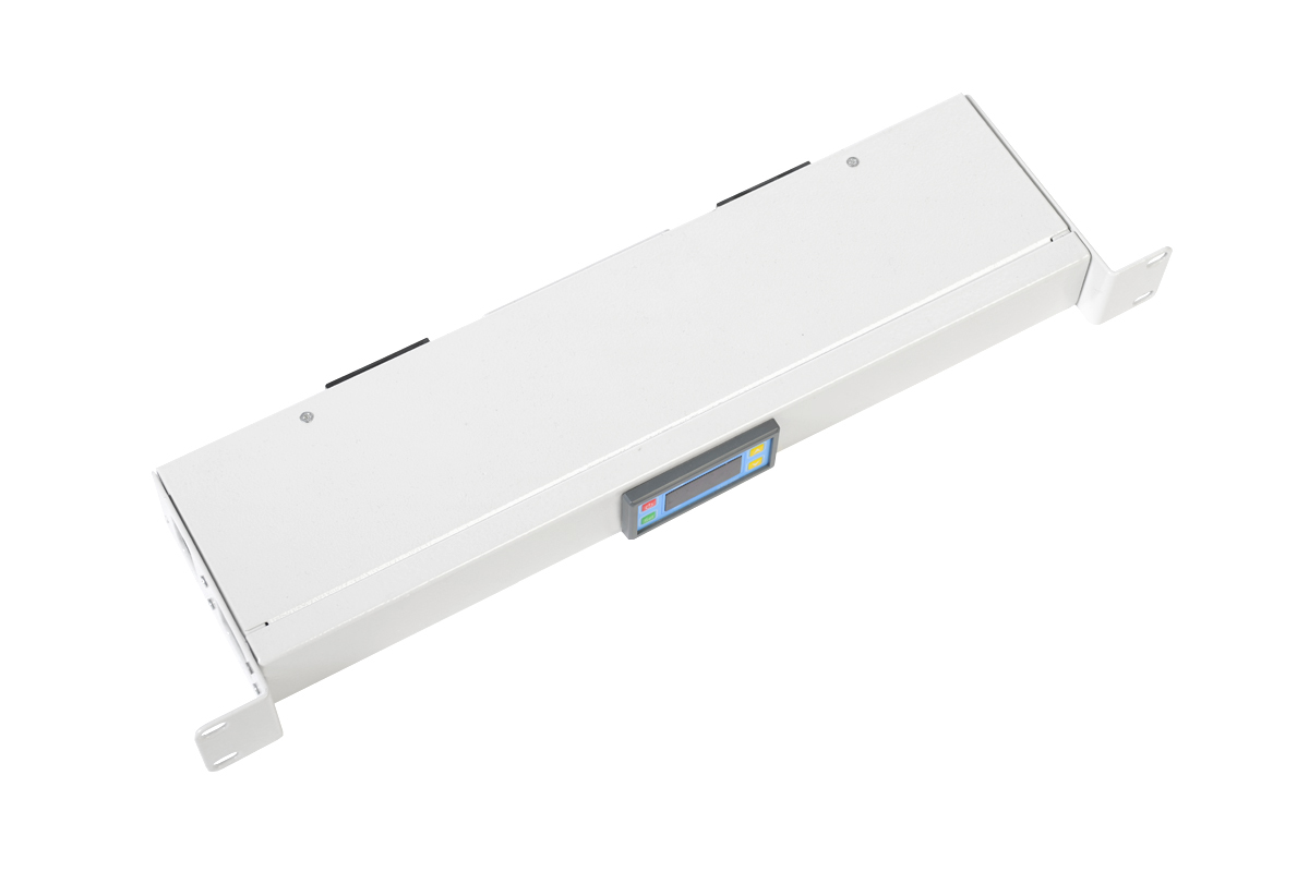 Панель управления вентиляторами, вход IEC60320 C14, 4 выхода IEC60320 C13, цвет черный (ЦМО)
